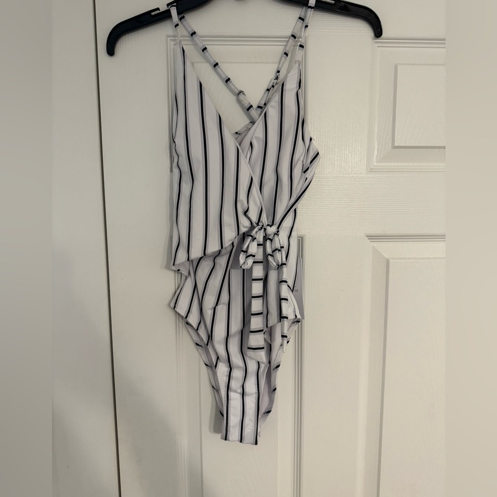 NWTS Cupshe swimsuit size extra small